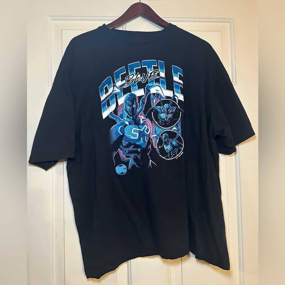 DC Comics Blue Beetle Black Graphic Tshirt Men Size‎ 2XL Short Sleeve EUC.